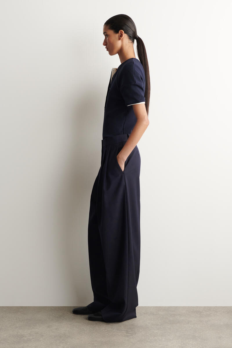 COS ラウンドリブジャージー ヘンリートップ