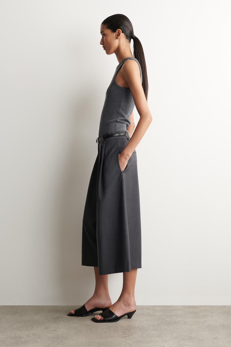 COS プリーツウール ブレンドキュロット