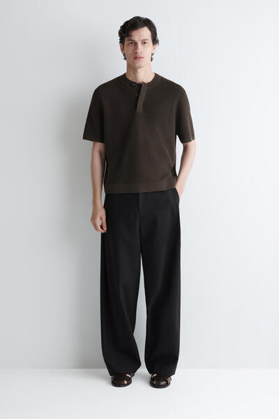 COS ニットリネンヘンリーネックTシャツ
