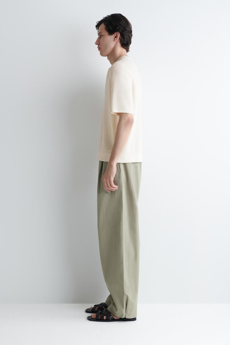 COS ニットリネンヘンリーネックTシャツ