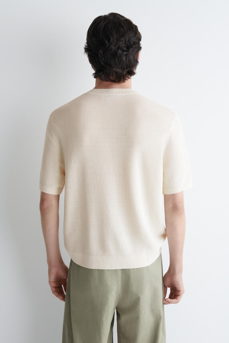 COS ニットリネンヘンリーネックTシャツ