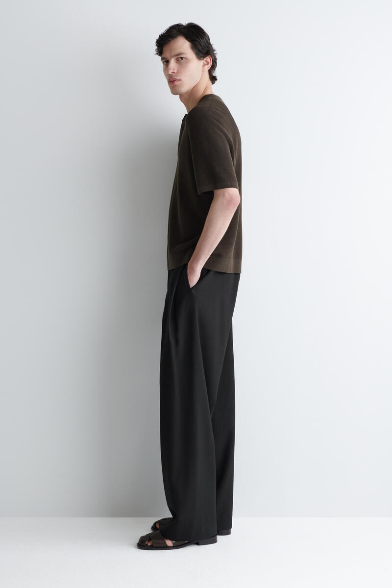 COS ニットリネンヘンリーネックTシャツ