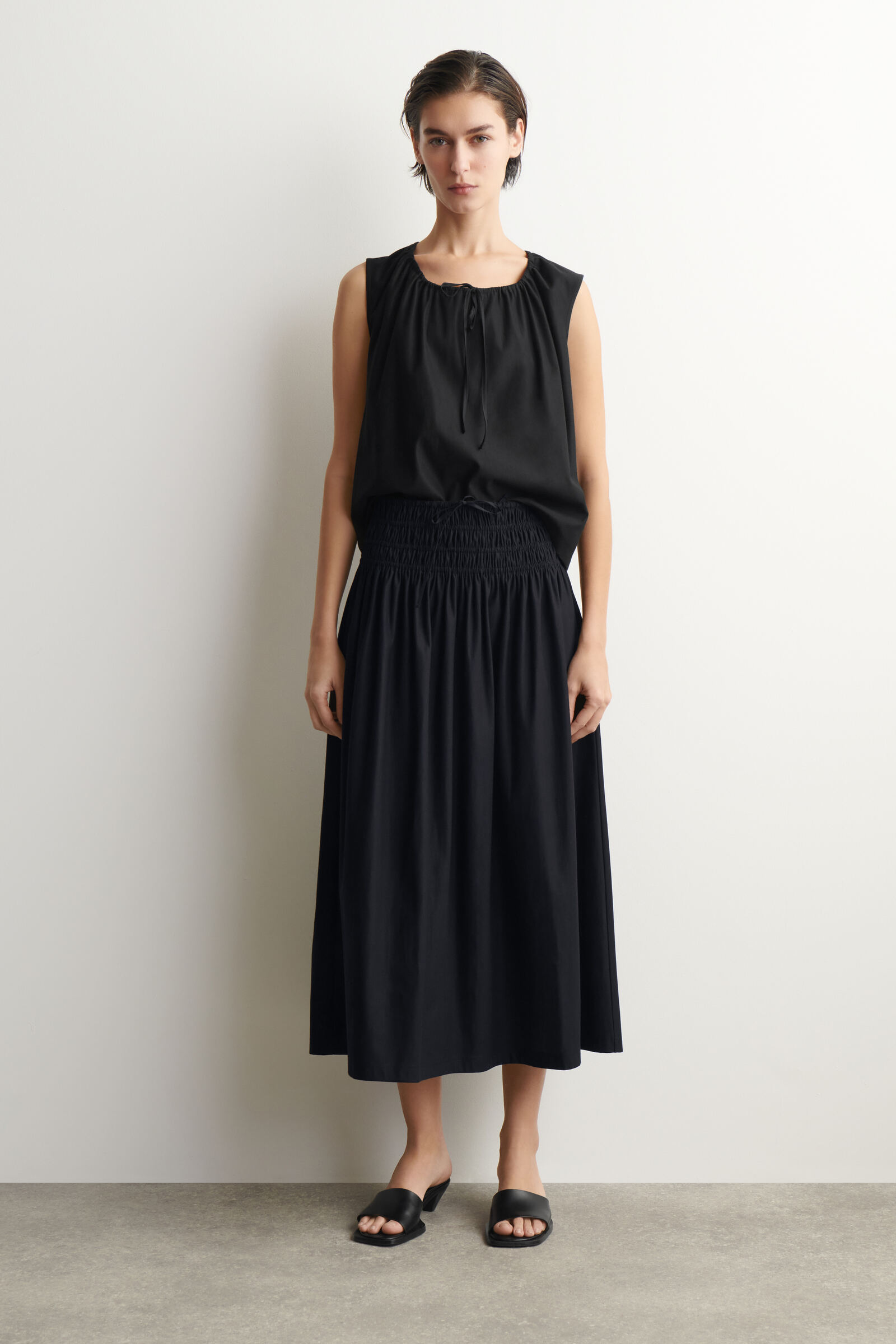 RUCHED-WAIST MIDI SKIRT ギャザーウエスト ミディスカート ブラック