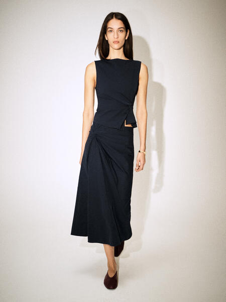 COS ツイストディテールジャージートップ