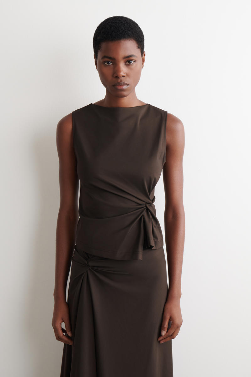 COS ツイストディテールジャージートップ