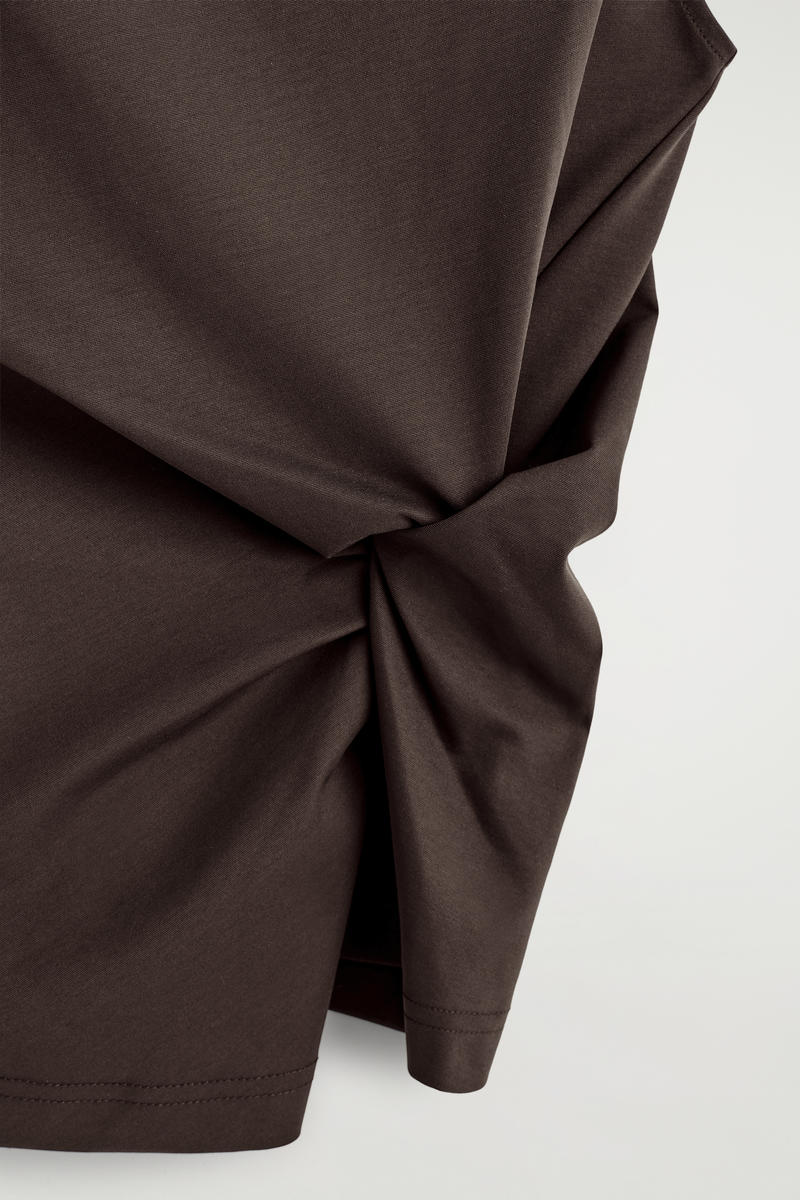 COS ツイストディテールジャージートップ