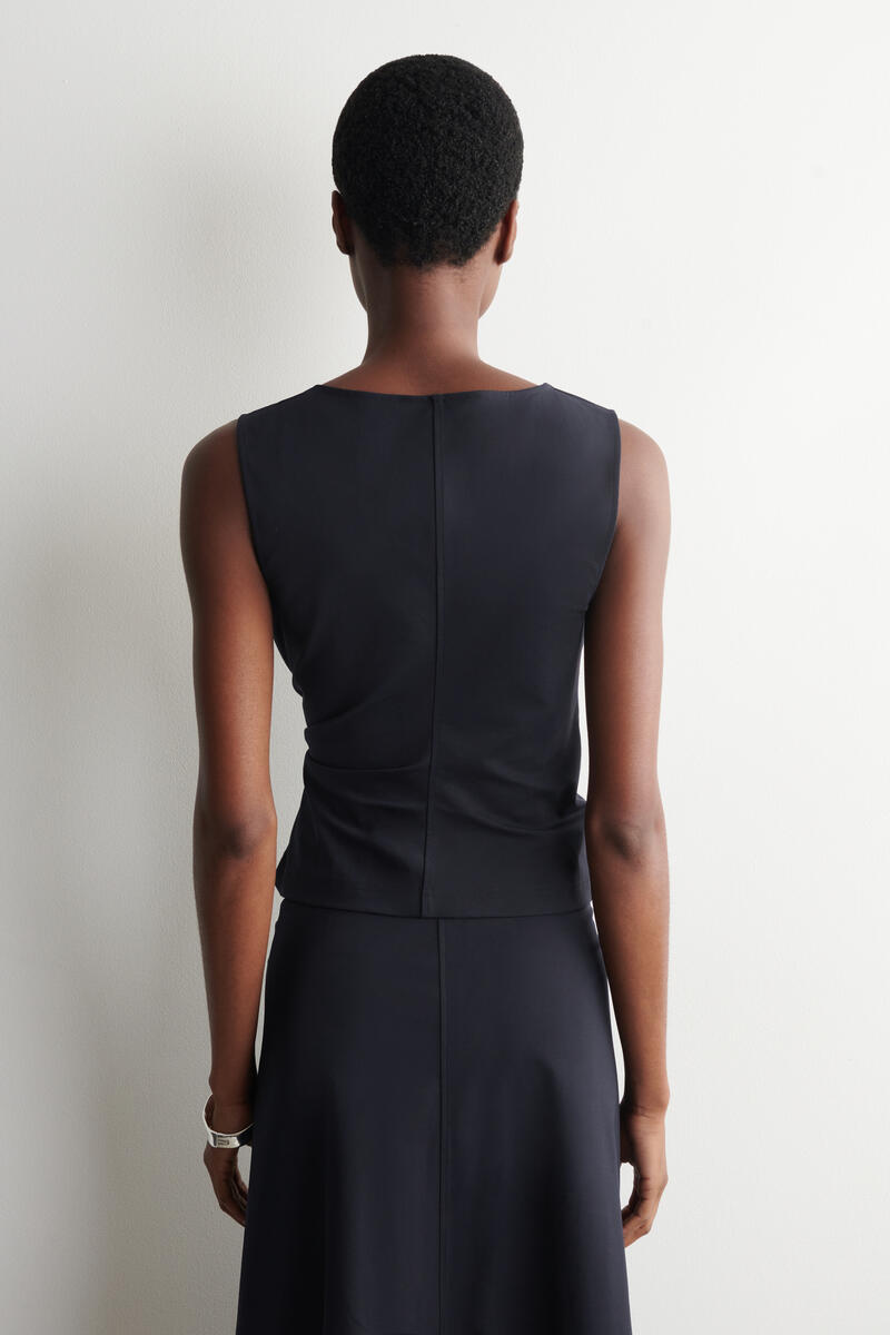 COS ツイストディテールジャージートップ