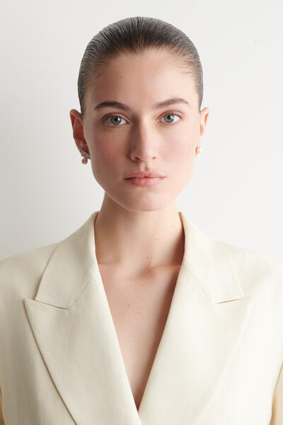 COS ミスマッチ 淡水パールスタッドピアス