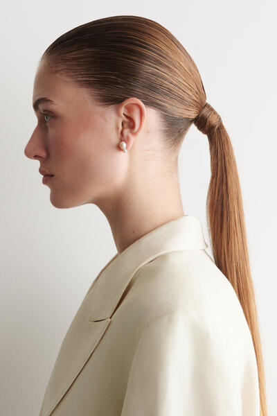 COS ミスマッチ 淡水パールスタッドピアス