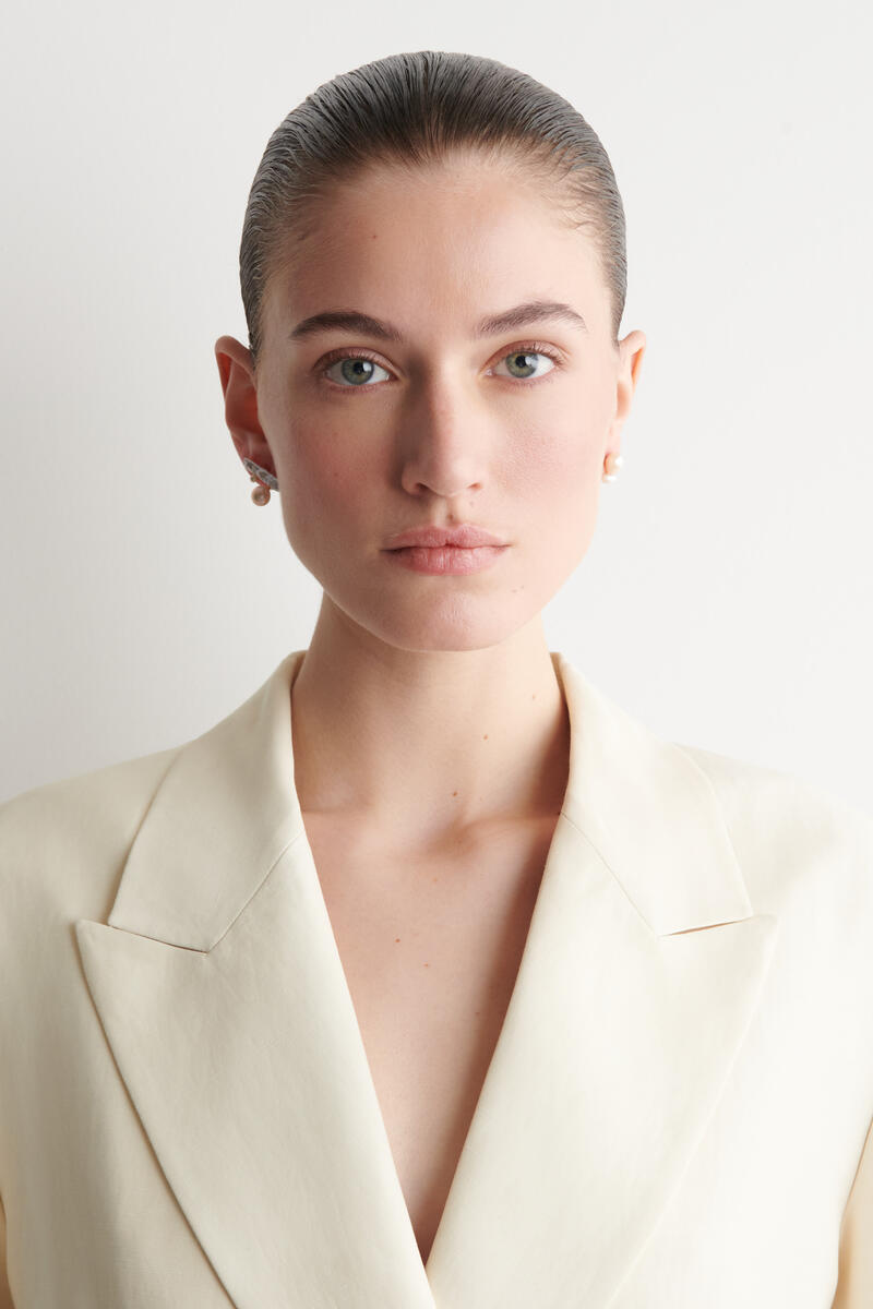 COS ミスマッチ 淡水パールスタッドピアス