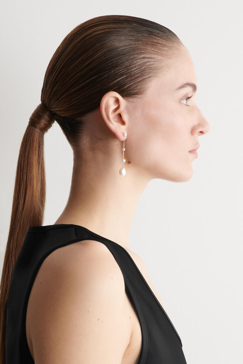 COS ミスマッチ 淡水パールチェーンピアス