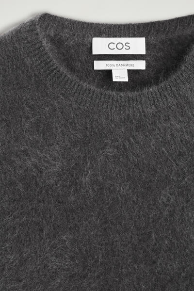 COS ブラッシュド カシミヤTシャツ
