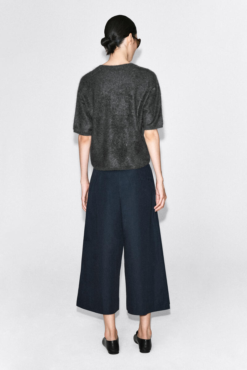 COS ブラッシュド カシミヤTシャツ