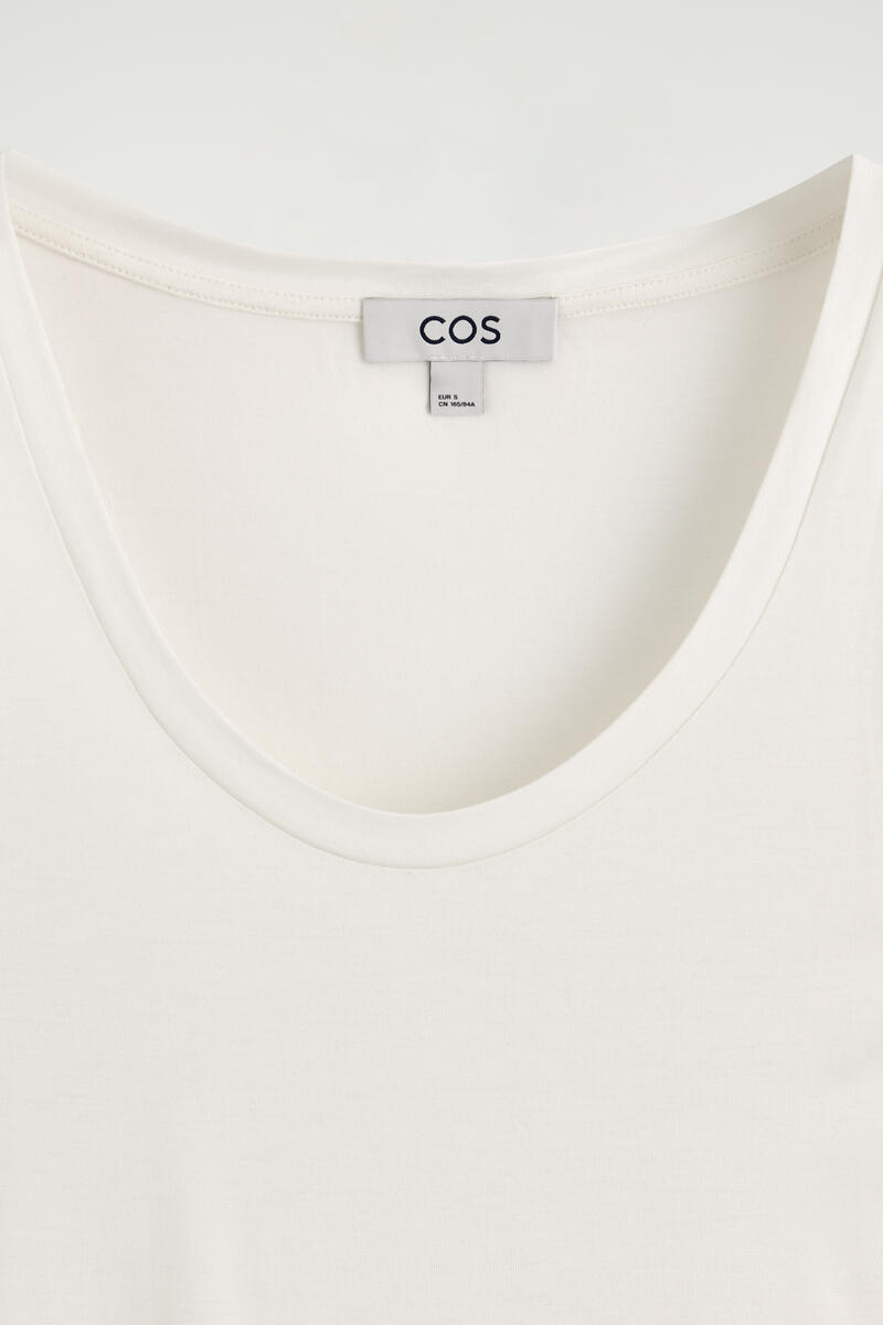 COS スクープネックシルクジャージータンクトップ