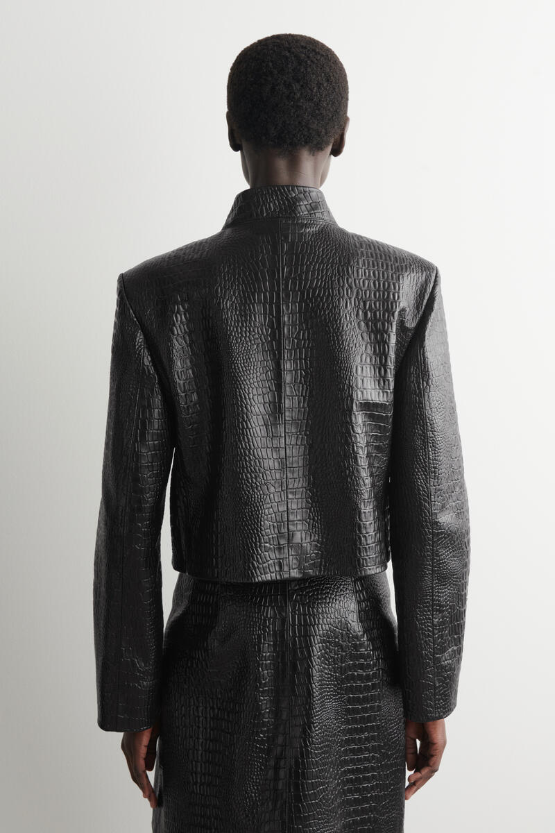 COS クロップド クロコエフェクト レザーブレザー