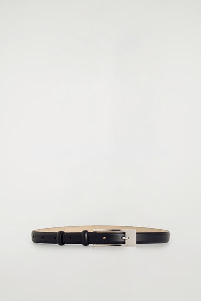 COS 伸びやかなバックルのレザーベルト