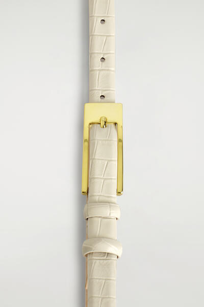 COS 伸びやかなバックルのレザーベルト