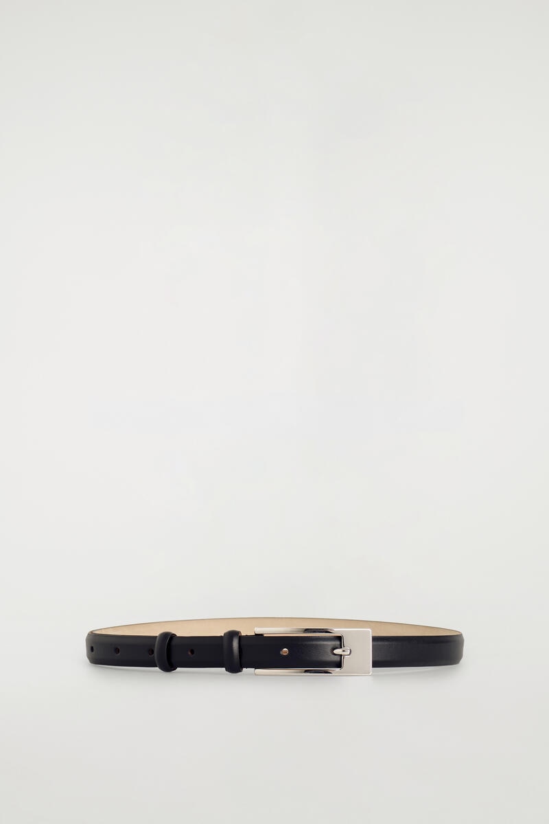 COS 伸びやかなバックルのレザーベルト