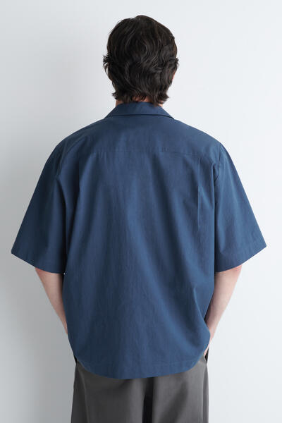 COS 刺繍入りキャンプカラー ピマコットンシャツ