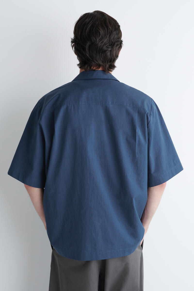 COS 刺繍入りキャンプカラー ピマコットンシャツ