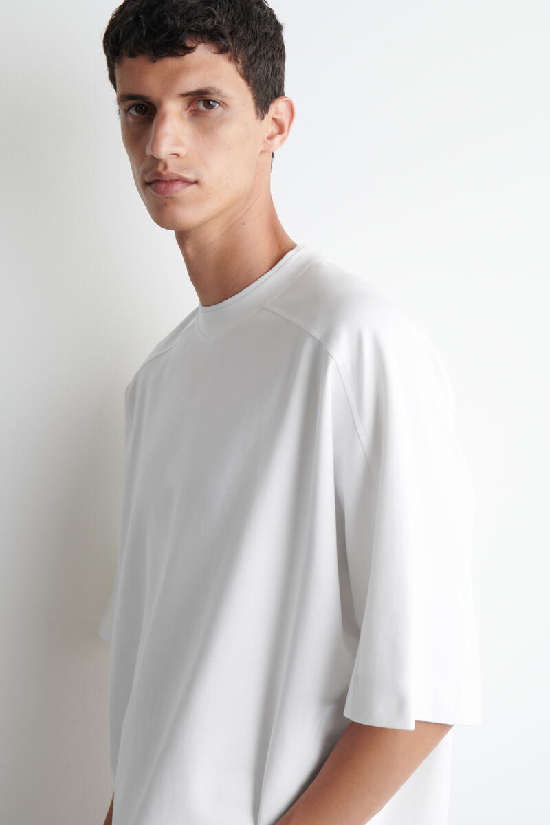 COS オーバーサイズ インターロック コットンTシャツ