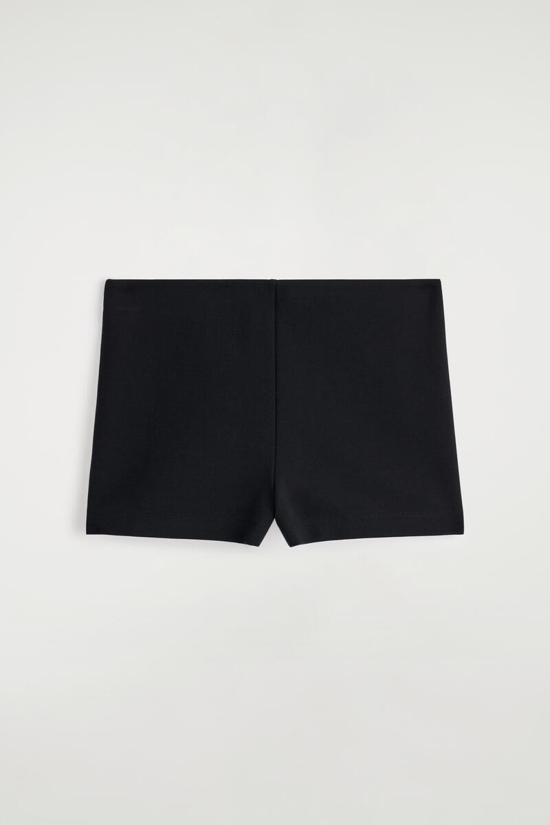COS ミニマルジャージーショーツ