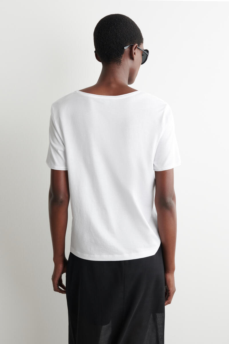 COS UネックライトウェイトコットンTシャツ