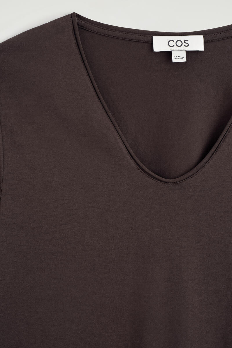 COS UネックライトウェイトコットンTシャツ