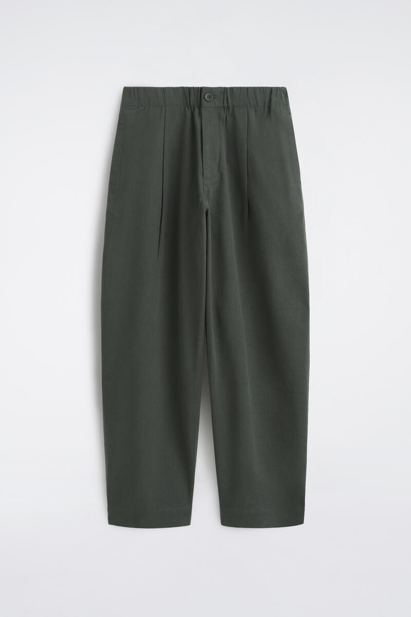 COS プリーツ コットンブレンド リラックスフィット バレルレッグパンツ