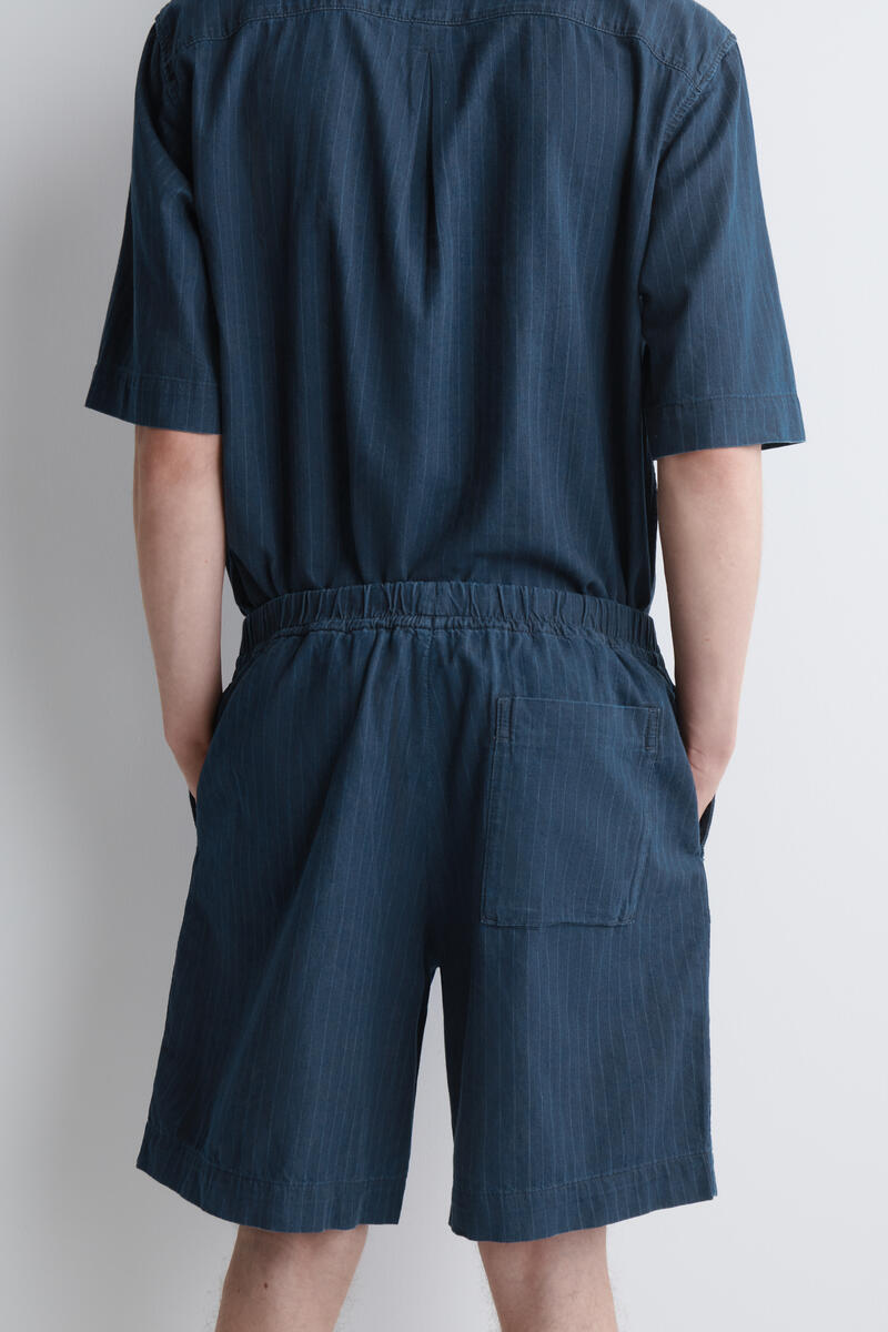 COS ピンストライプ デニム ドローストリングショートパンツ