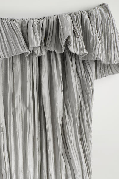 COS アシンメトリー プリーツシルクガウン