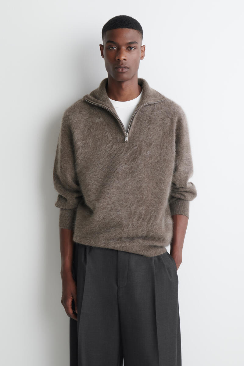 COS ブラッシュド カシミヤ ジップアップセーター