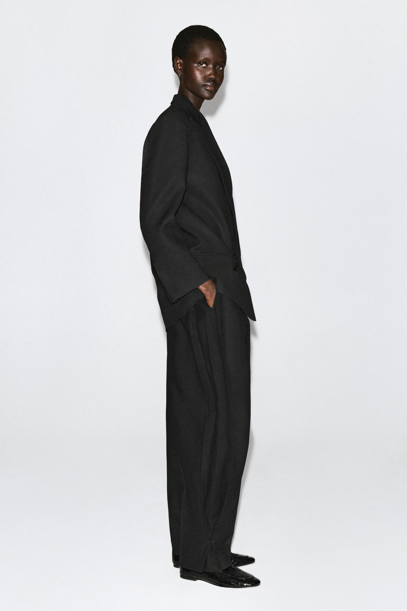 CONTRAST-LINED DOUBLE-BREASTED BLAZER コントラストライニング 