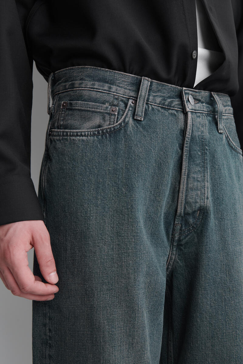 COS FOLD リラックスワイドジーンズ