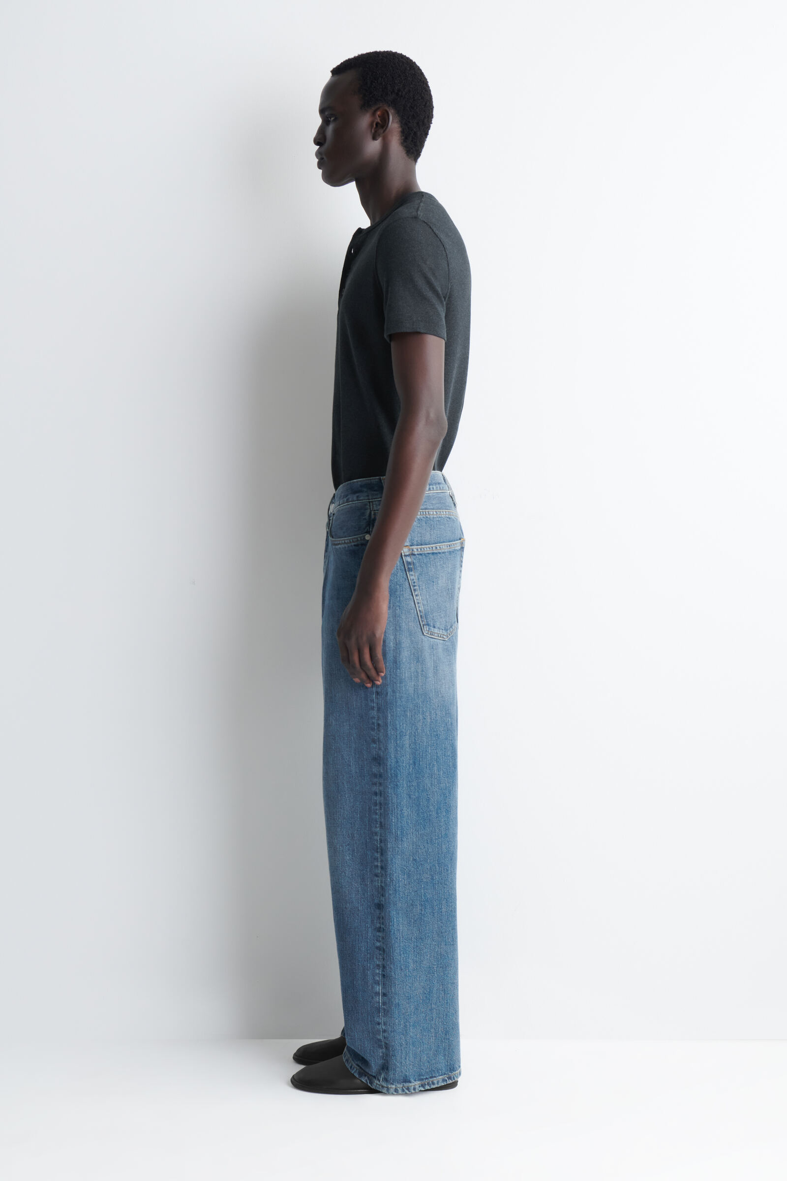 COS FOLD リラックスフィットワイドレッグジーンズ　ブルー FOLD RELAXED-FIT WIDE-LEG JEANS FOLD リラックスフィット ワイド