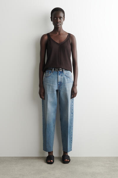 COS UMBRA テーパードジーンズ