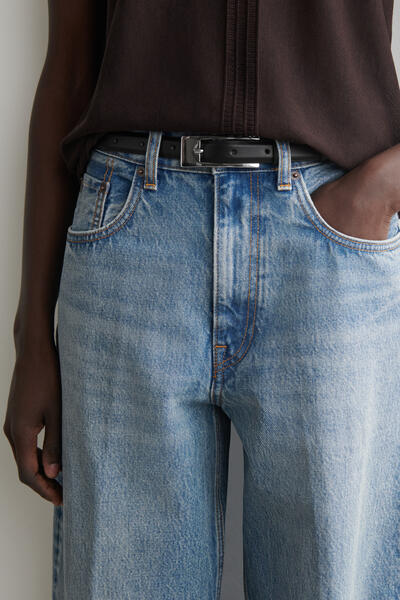 COS UMBRA テーパードジーンズ