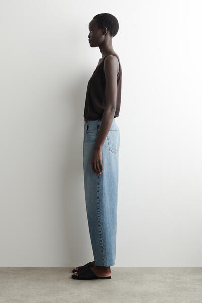 COS UMBRA テーパードジーンズ