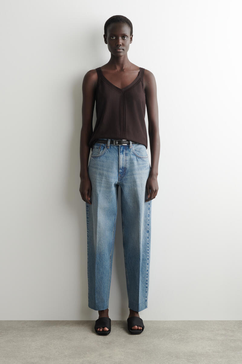 COS UMBRA テーパードジーンズ