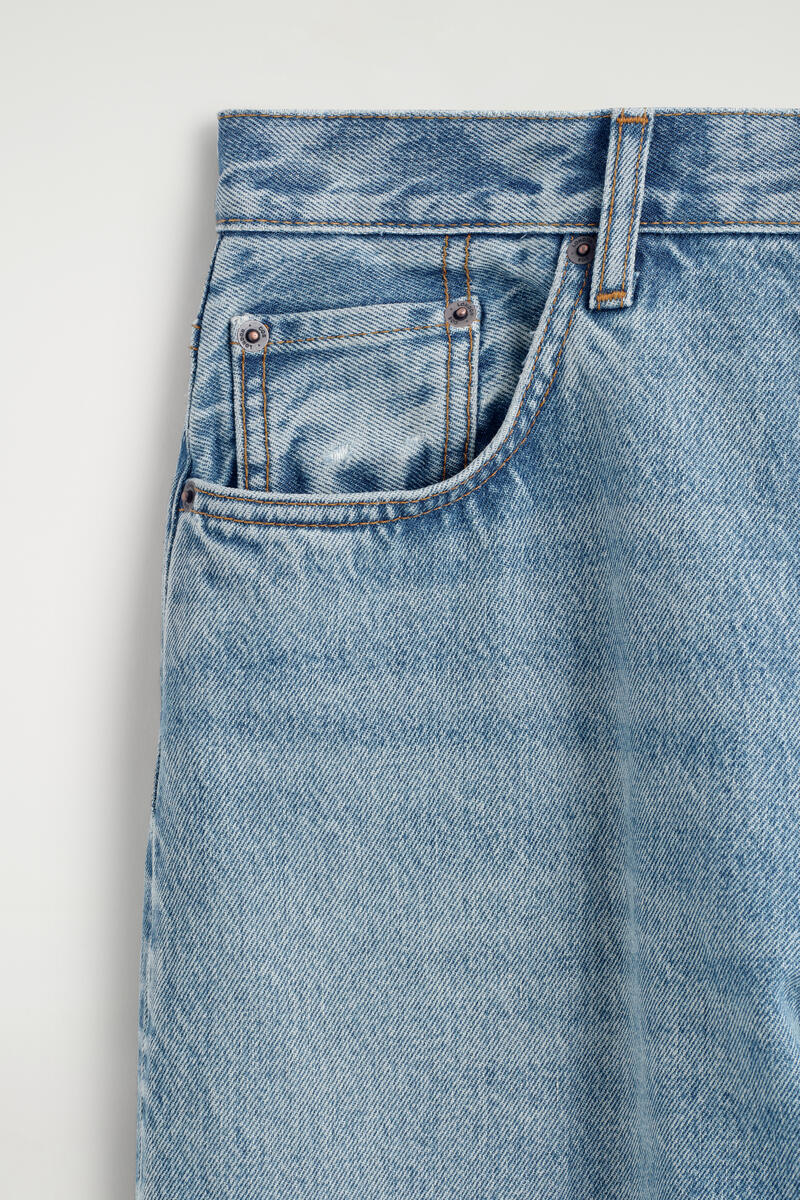 COS UMBRA テーパードジーンズ