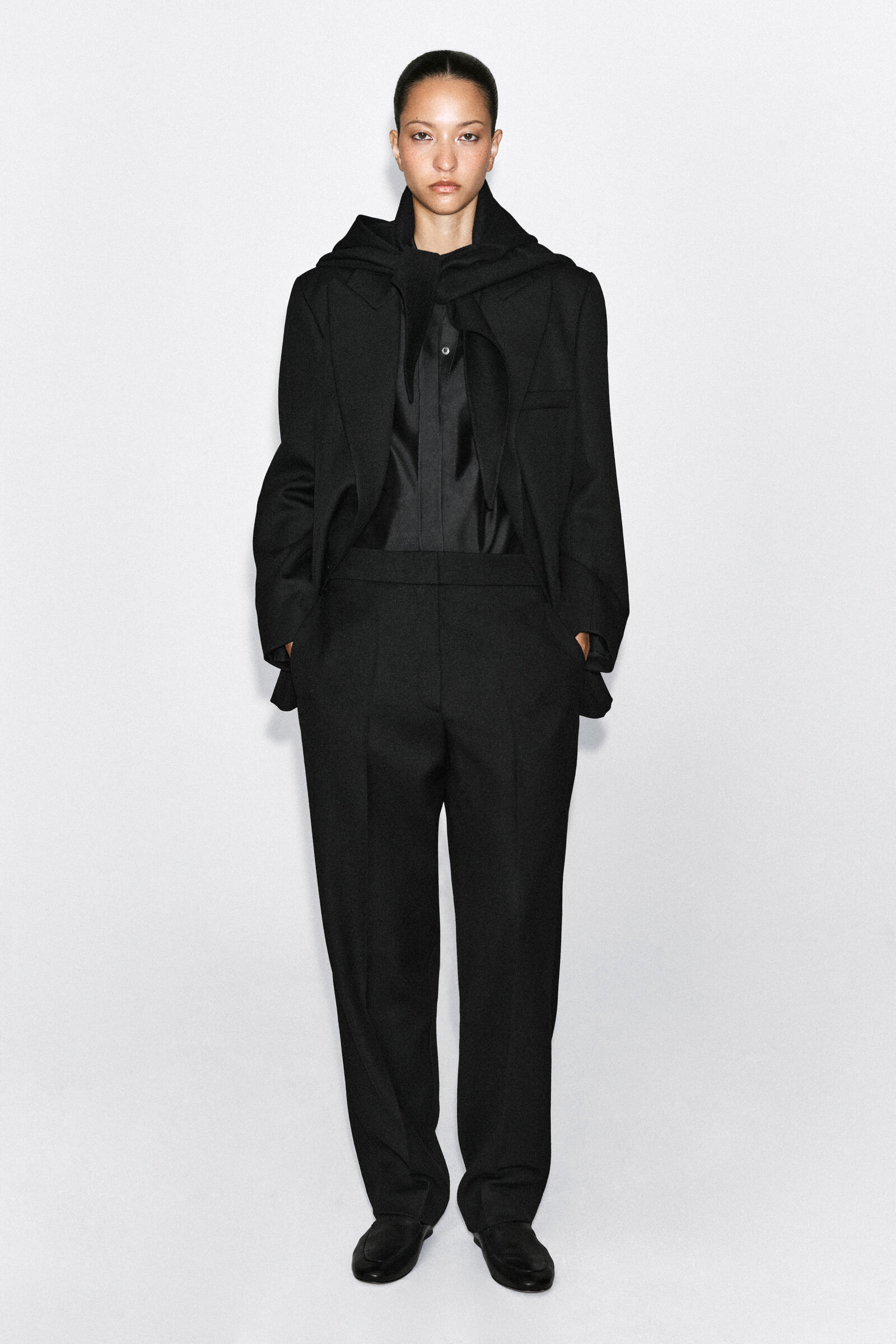STRAIGHT-LEG WOOL TROUSERS ストレートレッグ ウールパンツ CARBON