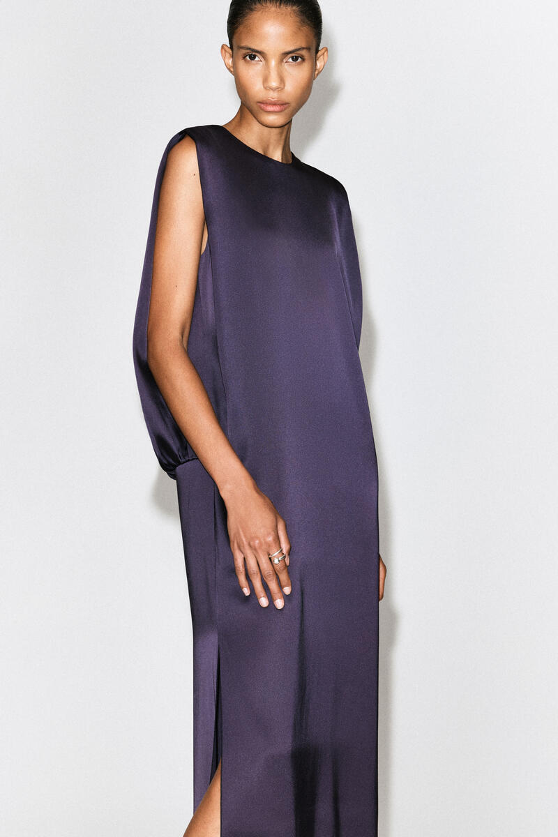 COS ブラックバックオープンドレス背中開きロングワンピースMN625 DRAPED OPEN-BACK MATTE-SATIN DRESS ドレープ オープンバック マット