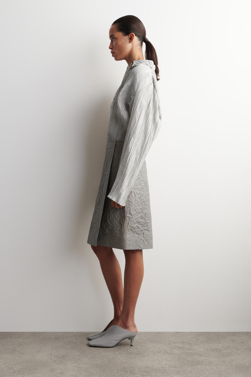 COS テクスチャードレザー ラップスカート