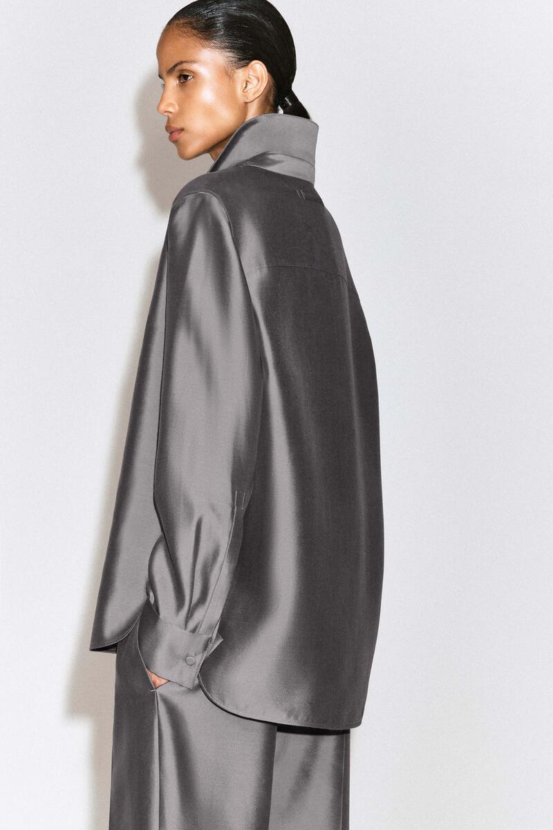 SILK SHIRT テーラードシルクシャツ PEWTER｜COS コス 公式オンライン