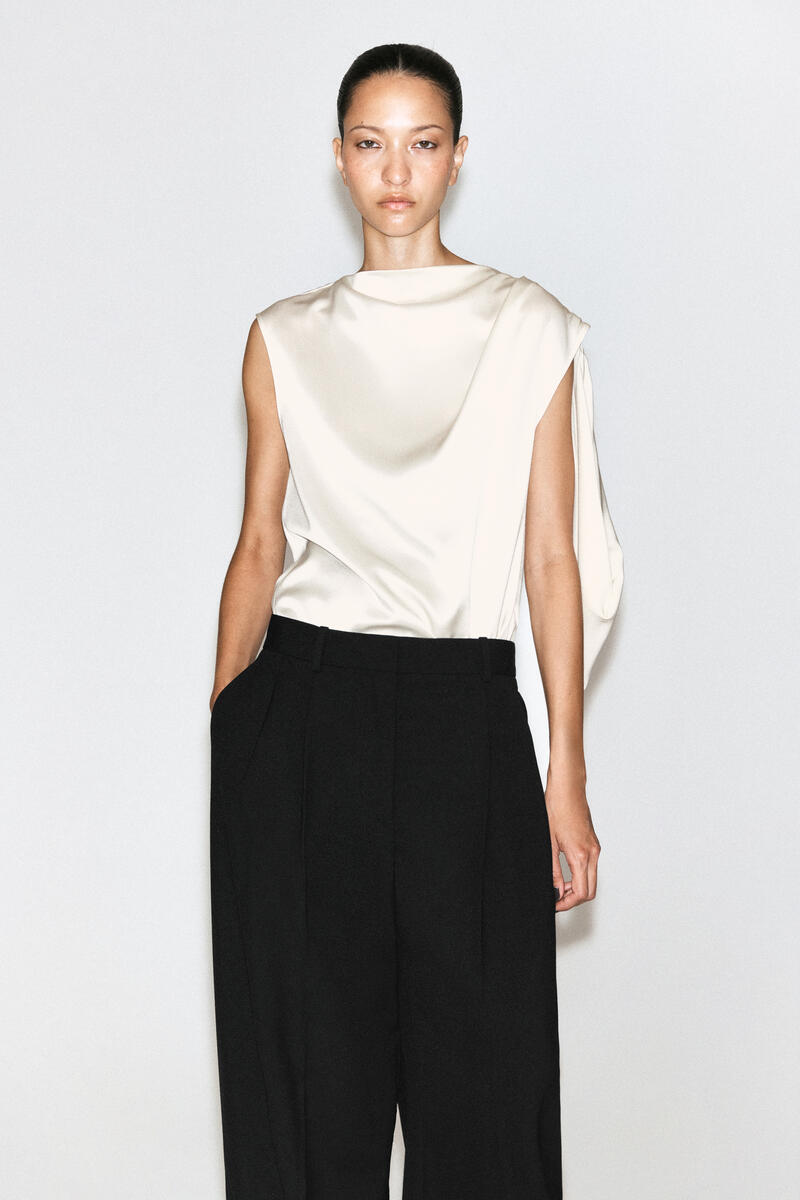 ASYMMETRIC DRAPED MATTE-SATIN TOP アシンメトリック ドレープ マット