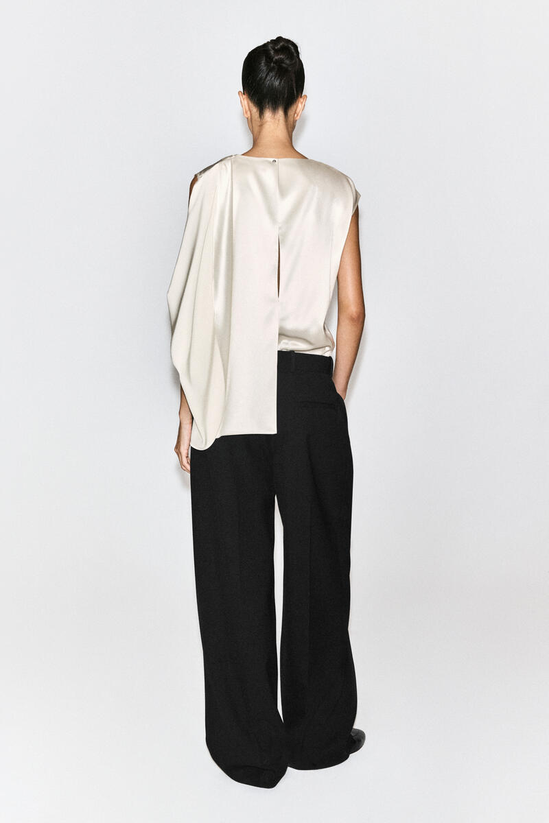 ASYMMETRIC DRAPED MATTE-SATIN TOP アシンメトリック ドレープ マット