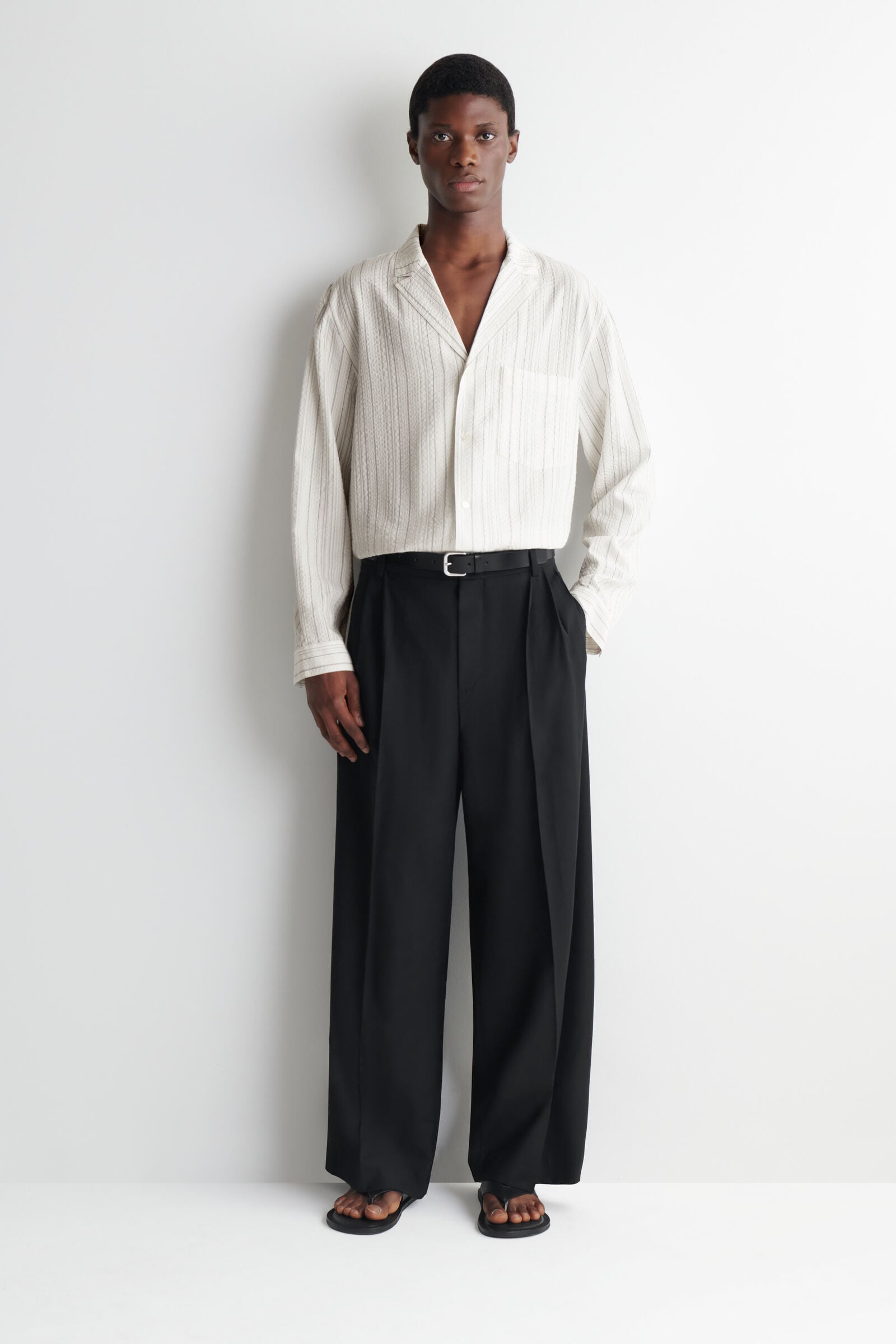 STRIPED TEXTURED CAMP-COLLAR SHIRT ストライプテクスチャード