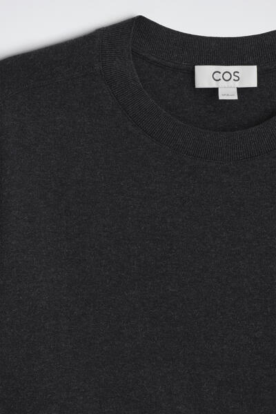 COS スリム インターロックジャージーTシャツ