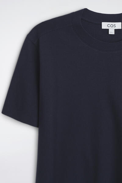 COS スリム インターロックジャージーTシャツ