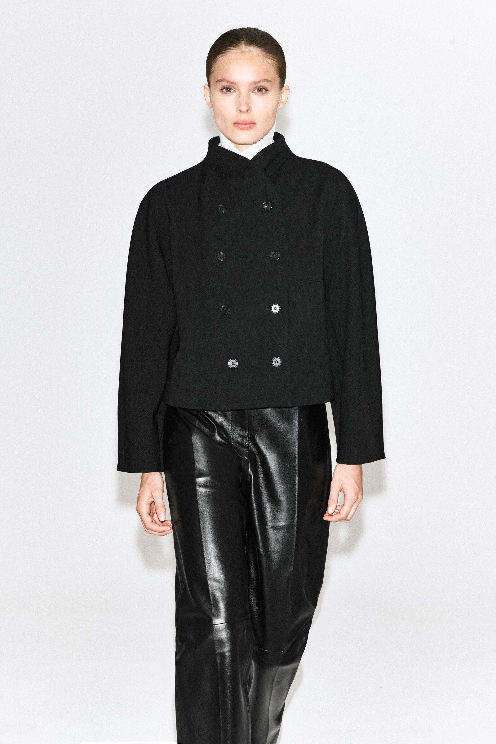 SCULPTED STAND-COLLAR JACKET スカルプテッド スタンドカラー